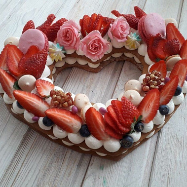 Торт "Клубничное сердце" купить - рубцовск.сладкоежкин.рф